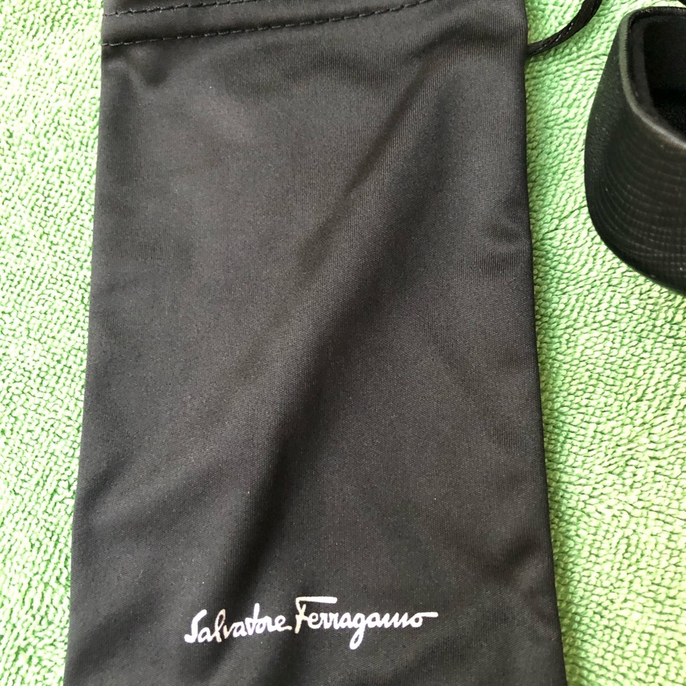 New Salvatore Ferragamo Black Hard Sunglasses Case/Dust Bag/Sealed Cloth - Picture 4 of 4